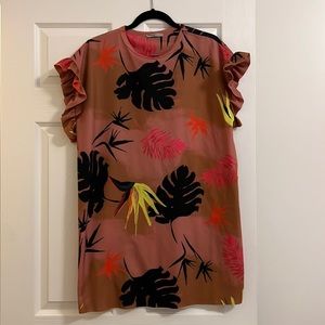 Tropical Large Zara shift dress with ruffled sleeves.